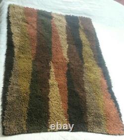 Large Mid century modern 1960's abstract wall hanging shag rug 58 × 37